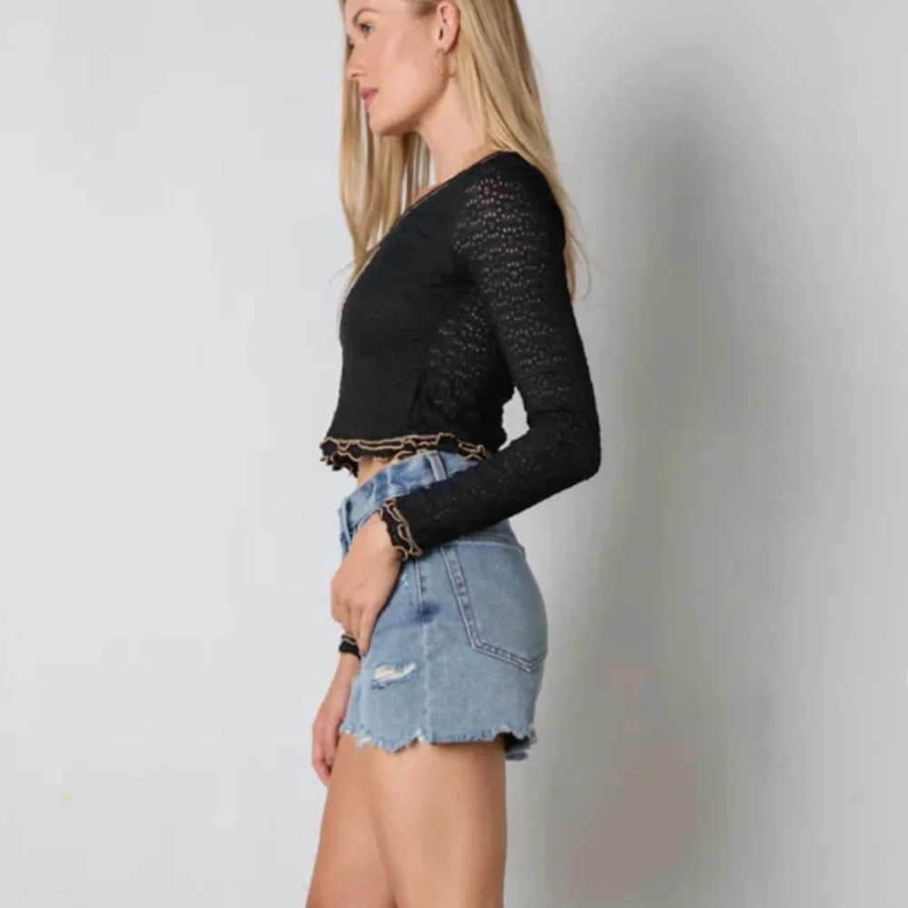 NWT Vestique Boutique Long Sleeve Crop Top Black Size Small